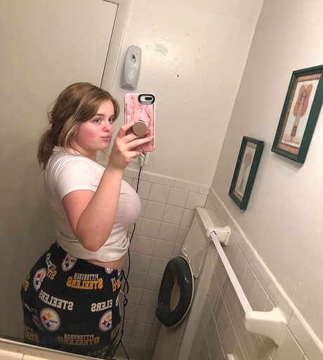 popular onlyfans beautiful naked images