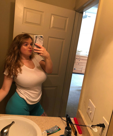 creampie onlyfans hot nude image