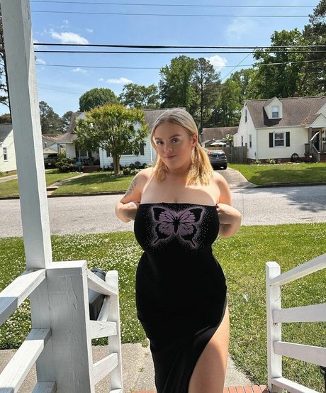 playwithtayyy model beautiful pic