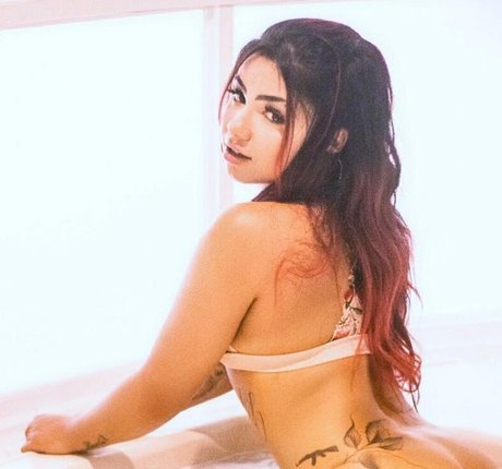 Karen Megan pretty model galleries