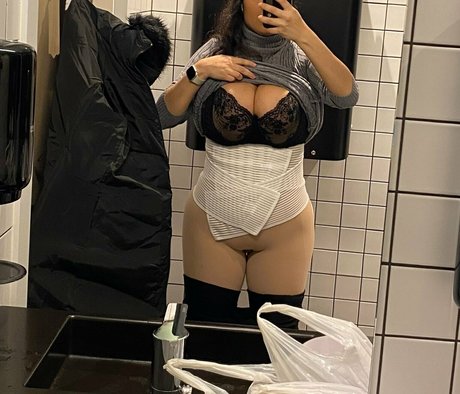 curvy kitty onlyfans beautiful nude photo
