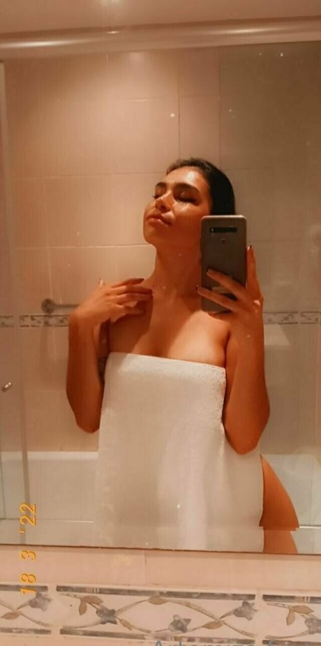 artemi za free pretty model archive