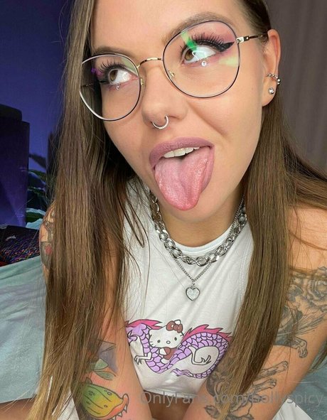 hollyspicy sexy model image