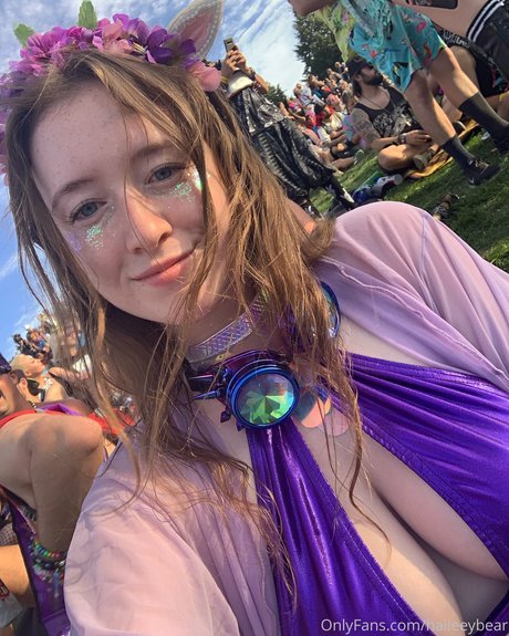 Haileeybear model nice image