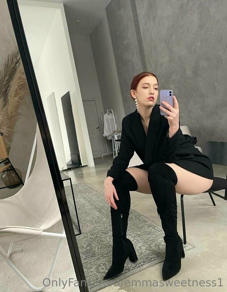 emmasweetness1 erotic pornstar photos