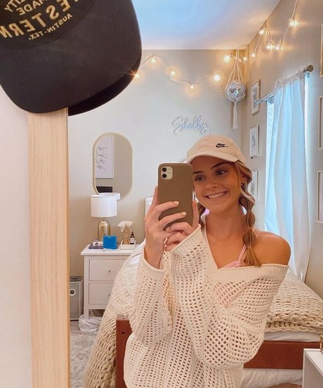 Lauren Mae pornstar naked pics