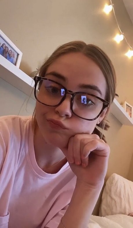 Lauren Mae nude pornstar archive