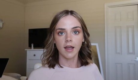 Lauren Mae pornstar naked img