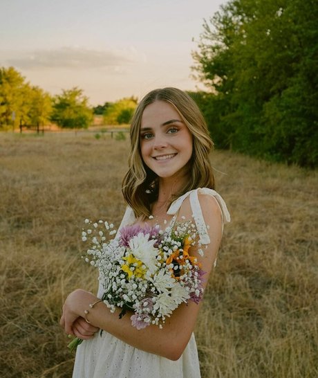 Lauren Mae model sexy image