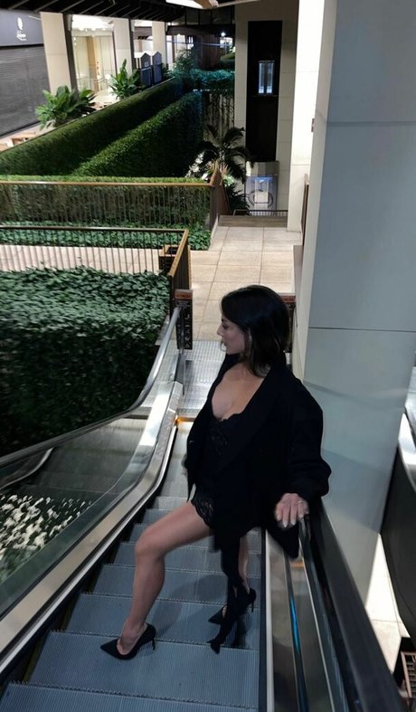 Mari Gonzalez sex model gallery