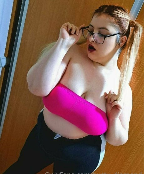 busty diamond top actress picture