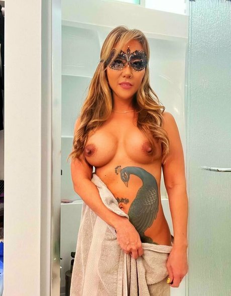 hotasiancouple model naked pic