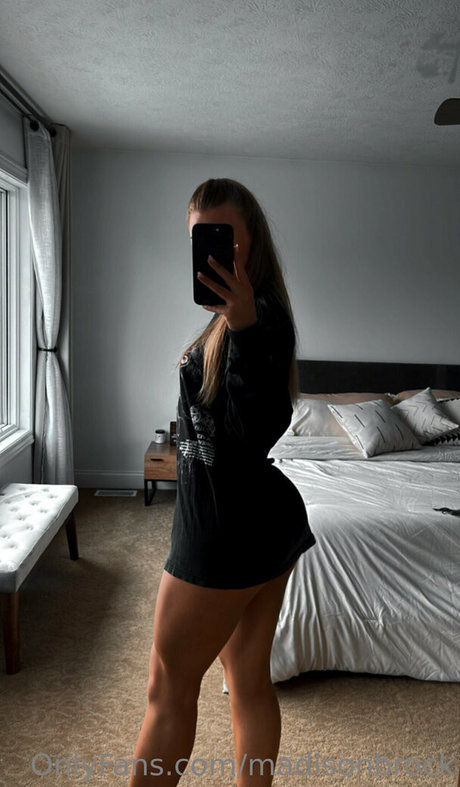 madisonbrock model naked image