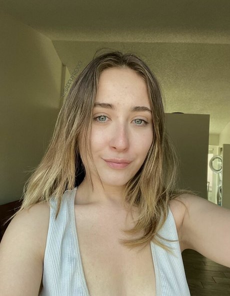 Skylar Sapphyre star adult image