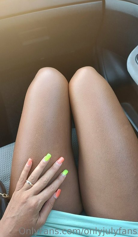 onlyjulyfans pretty model photo