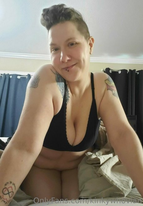 kinkywhovian model sex img