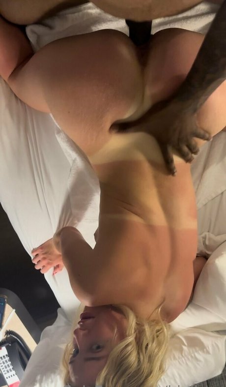 biglivvv pretty model pics