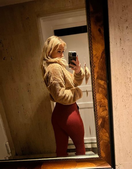 biglivvv model pornographic pictures