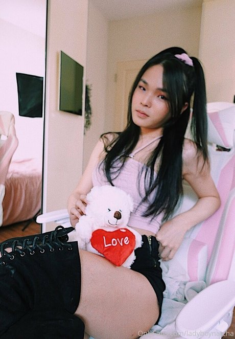 ladyboynatcha art star pictures