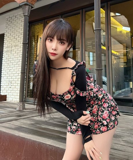 dami amond model porn image