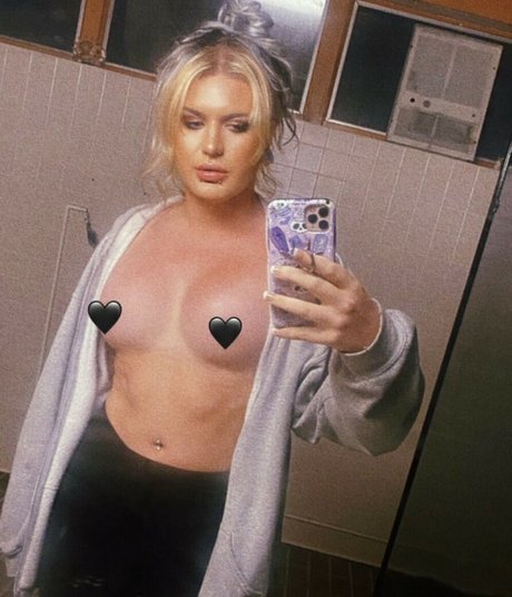 Jamie Senegal top model picture