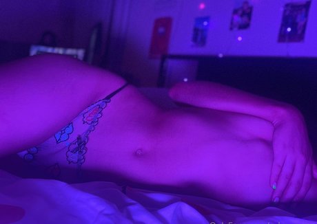 cybr queen porn star pics