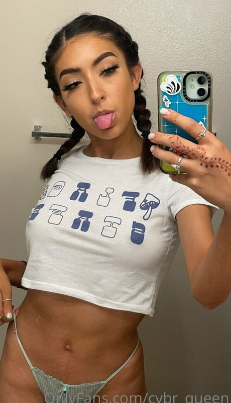 cybr queen nice actress img