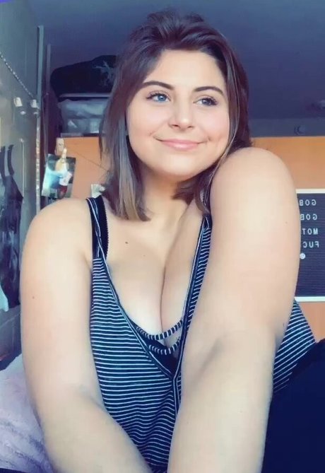 Caroline Casbon art actress photo