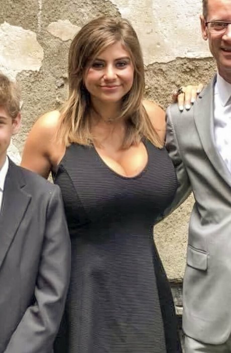 Caroline Casbon star top gallery