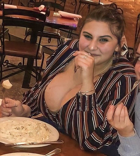 Caroline Casbon hot star gallery