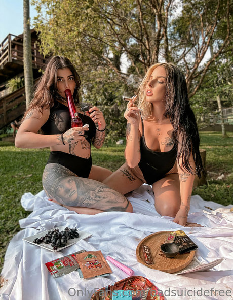 badsuicidefree adult star photos