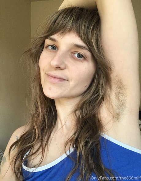 parisbush star adult pics