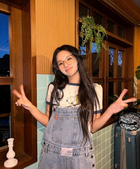 tiny pretty j star erotic picture