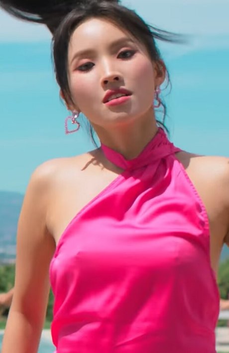 tiny pretty j naked model gallery