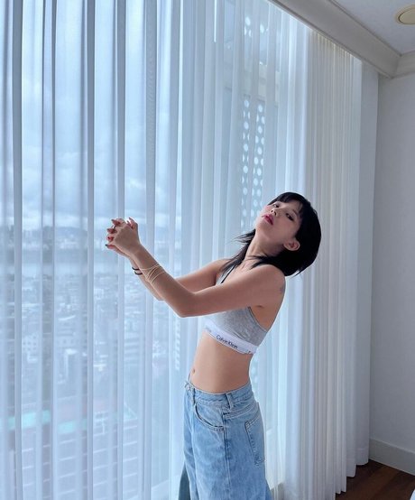 tiny pretty j model art photo