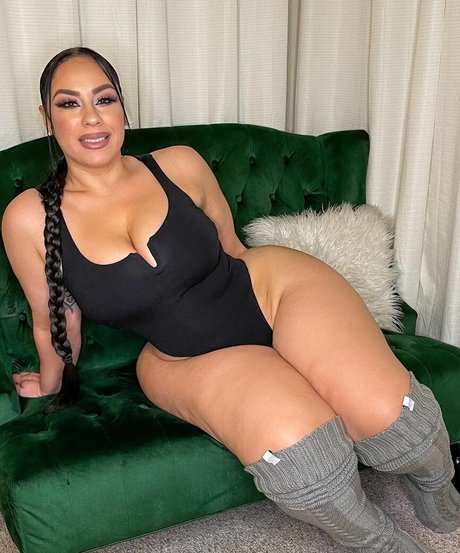 Selene Castle pretty actress pics