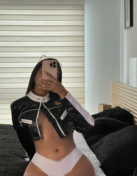 isabellatorres03 model art pic