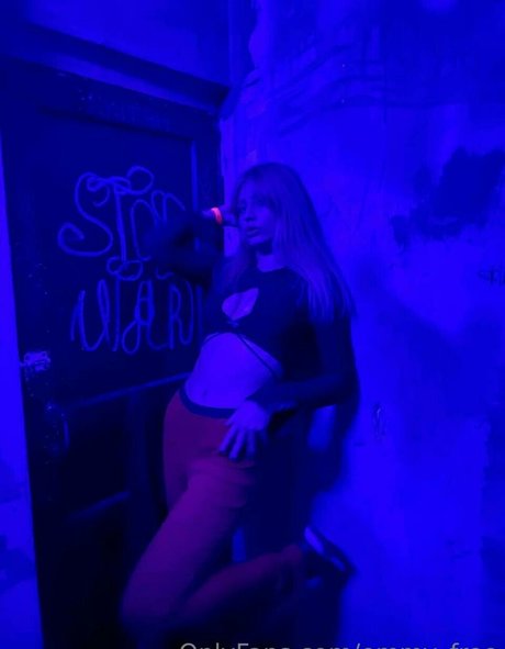 emmy almyy model pretty picture