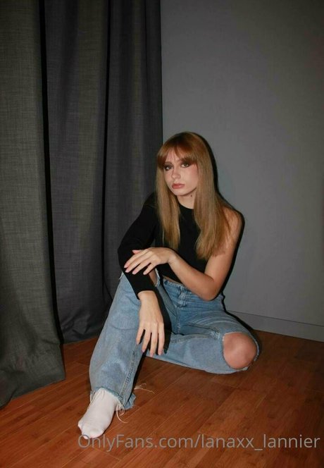 emmy almyy model naked gallery