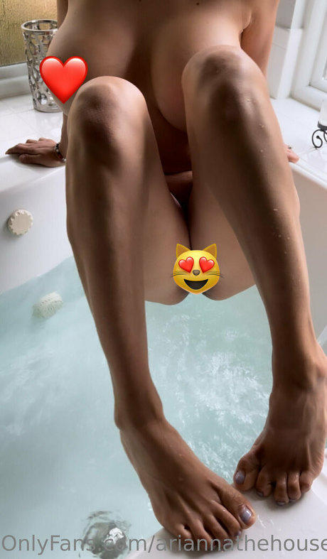 ariannathehousewife erotic actress pics