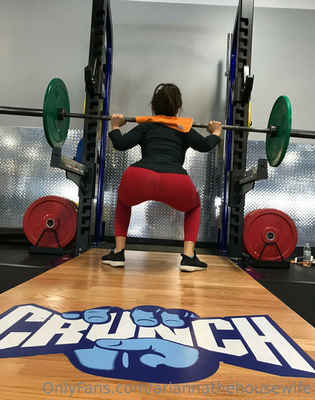 ariannathehousewife star sexy pic