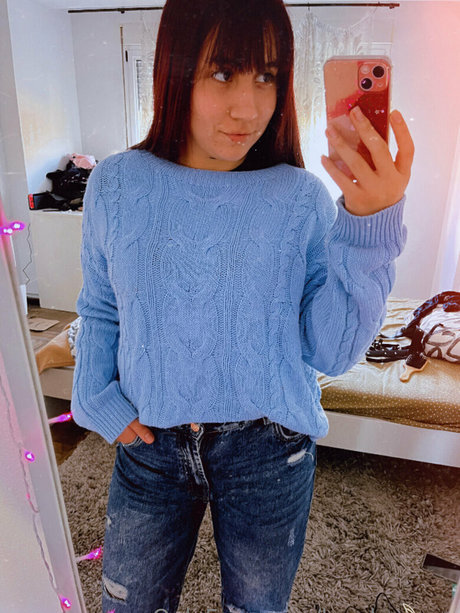 blonde secretary onlyfans pornos pic