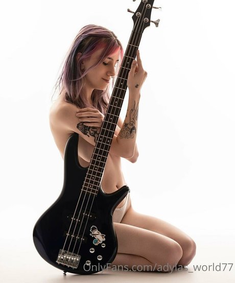 adylasworld model adult picture