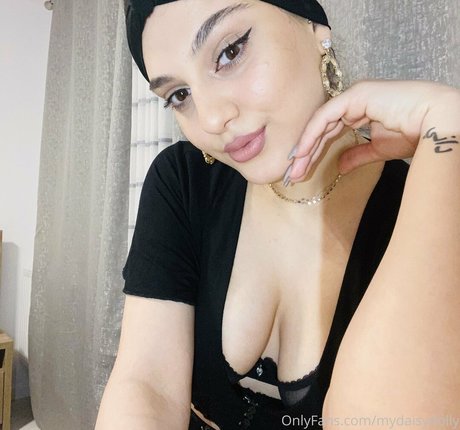 mydaisydolly pornstar erotic pictures