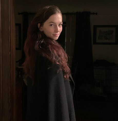 Lizzydm xxx actress image