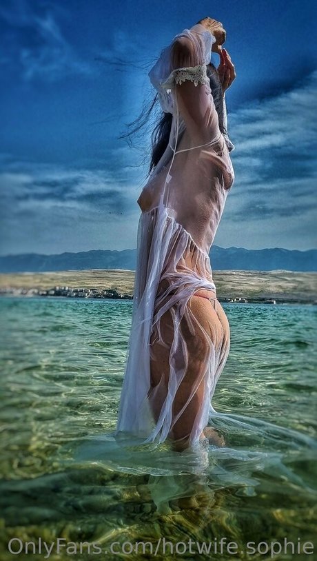 hotwife sophie nudes actress galleries