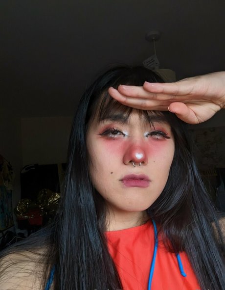 oomfiekat hd model picture