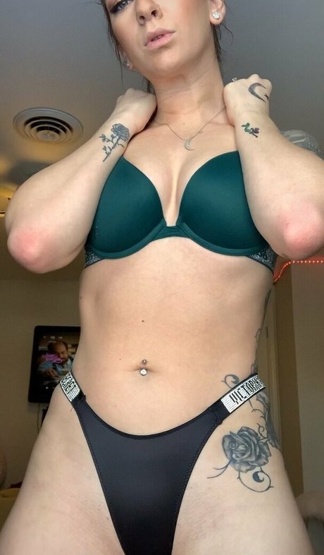 carmen ray24 model hot pic