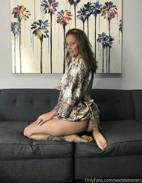 sexhibitioners nice model picture