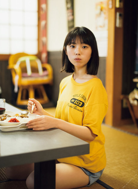 Kikuchi Hina naked actress gallery